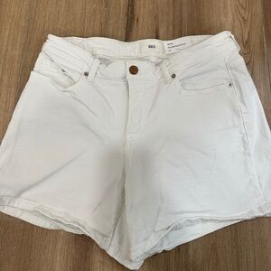 200002	Womens	Short	BKE	Payton	White	30		Like New